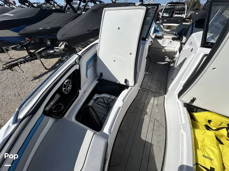 Slide: The Image of Yamaha 242X 2020 - 15237139