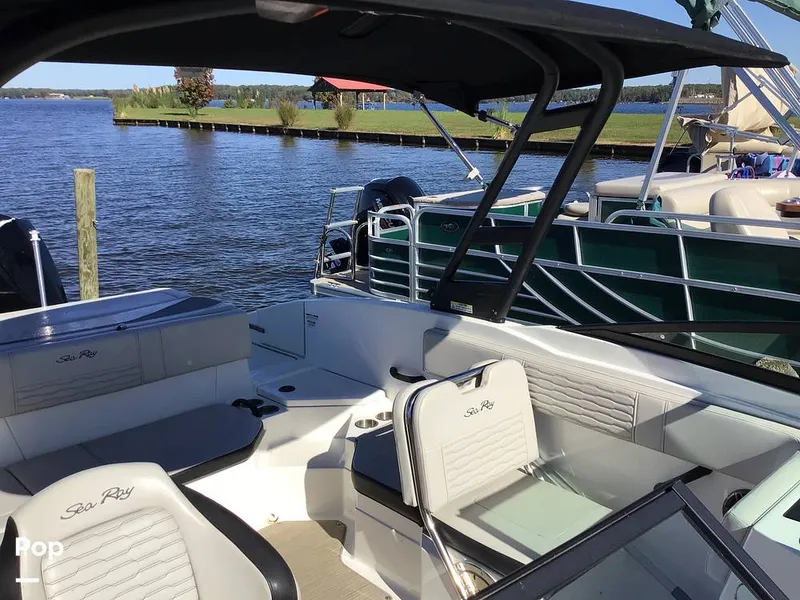 Slide: The Image of Sea Ray 210 SPX OB 2023 - 14830277