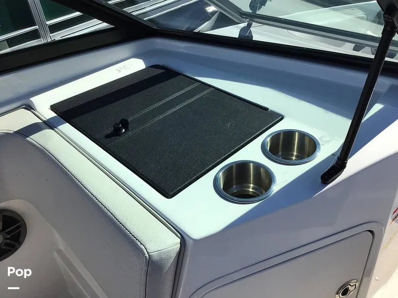 Slide: The Image of Sea Ray 210 SPX OB 2023 - 14830342