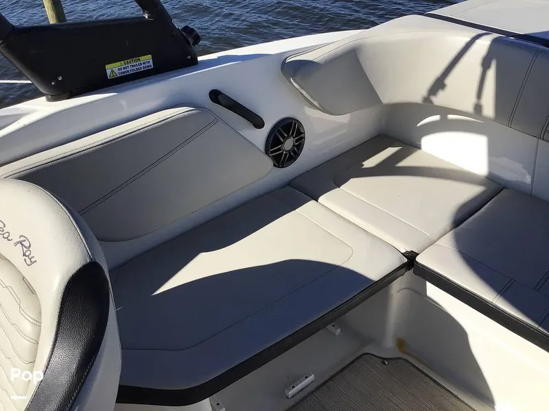 Slide: The Image of Sea Ray 210 SPX OB 2023 - 14830311