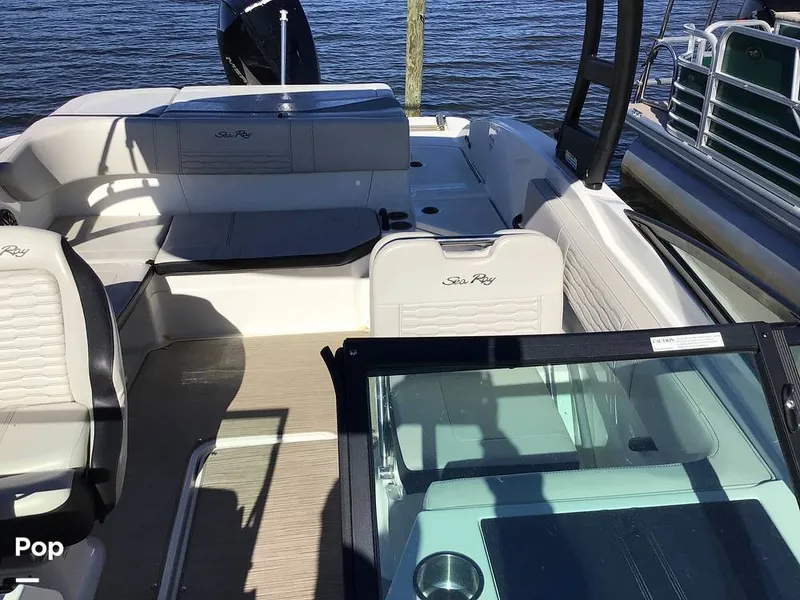 Slide: The Image of Sea Ray 210 SPX OB 2023 - 14830353