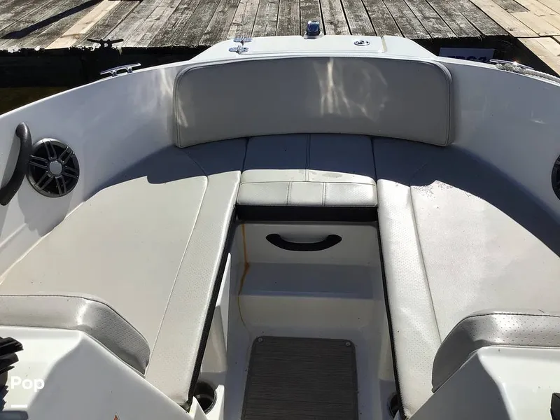 Slide: The Image of Sea Ray 210 SPX OB 2023 - 14830345