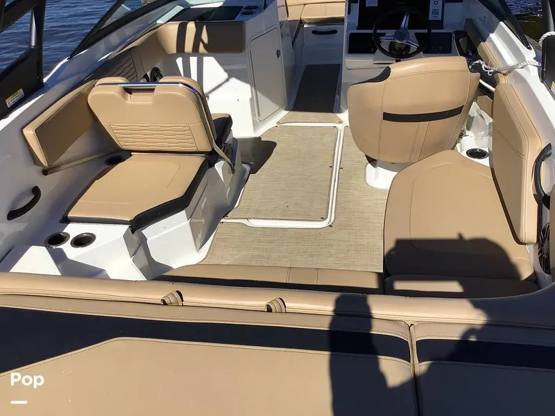 Slide: The Image of Sea Ray 210 SPX OB 2023 - 14830361