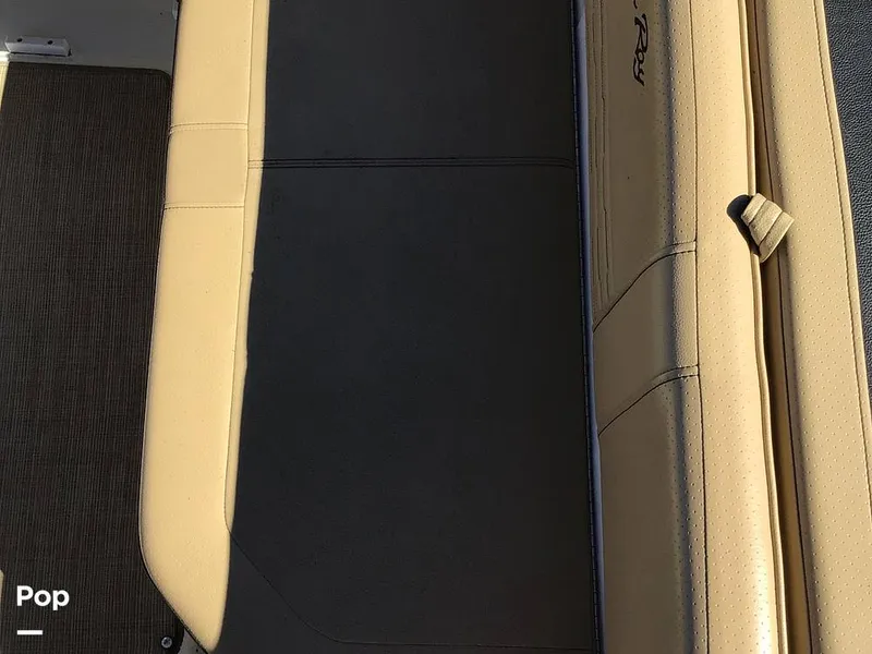 Slide: The Image of Sea Ray 210 SPX OB 2023 - 14830367