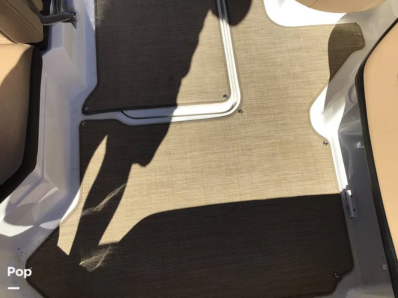 Slide: The Image of Sea Ray 210 SPX OB 2023 - 14830372