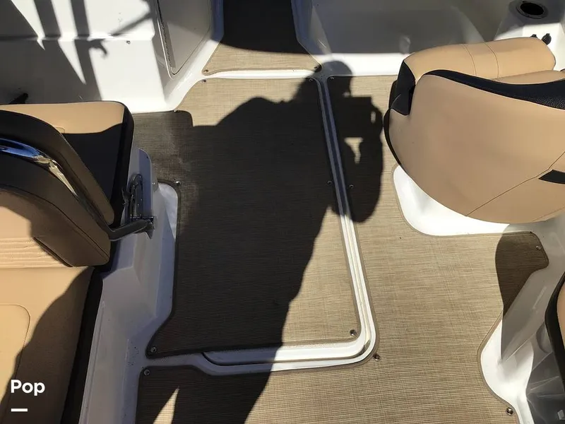 Slide: The Image of Sea Ray 210 SPX OB 2023 - 14830373