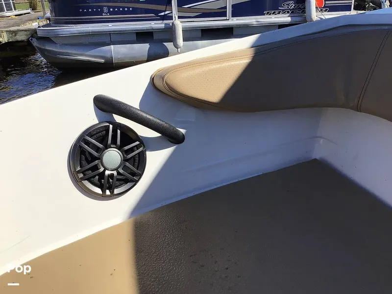 Slide: The Image of Sea Ray 210 SPX OB 2023 - 14830392