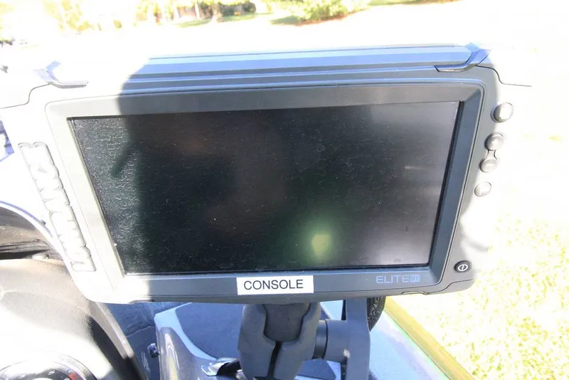 Slide: The Image of GPS/ Fishfinder/ Plotter - 14854012