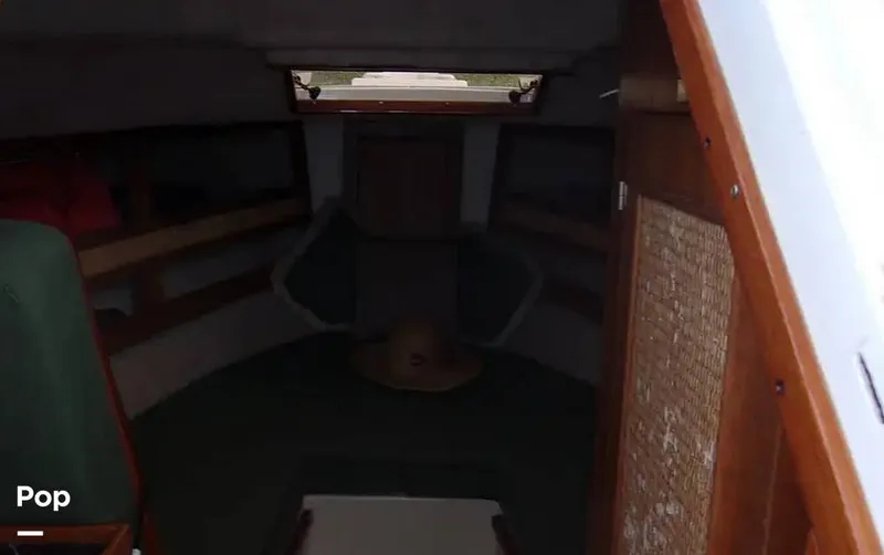 Slide: The Image of Pursuit Tiara 2500 1983 - 14921574