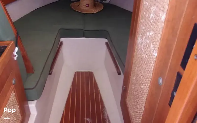 Slide: The Image of Pursuit Tiara 2500 1983 - 14921579