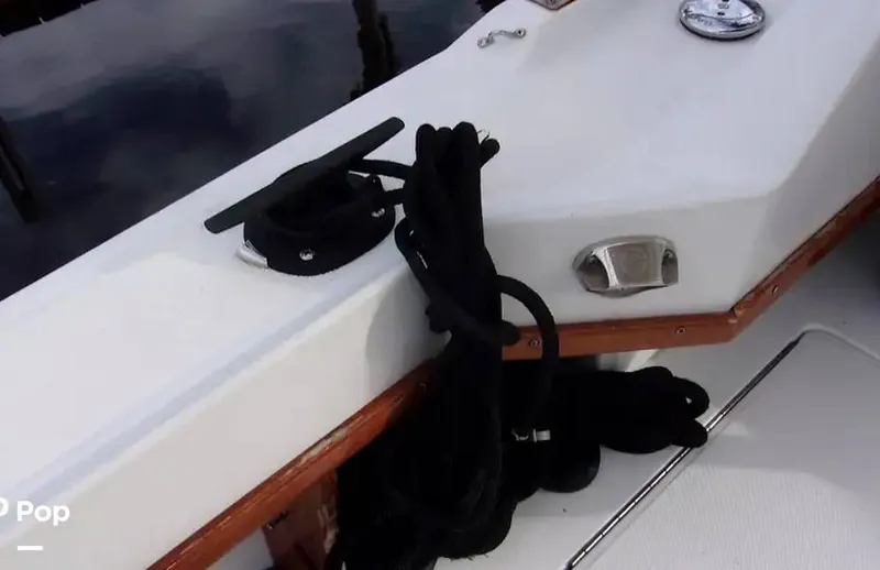 Slide: The Image of Pursuit Tiara 2500 1983 - 14921588