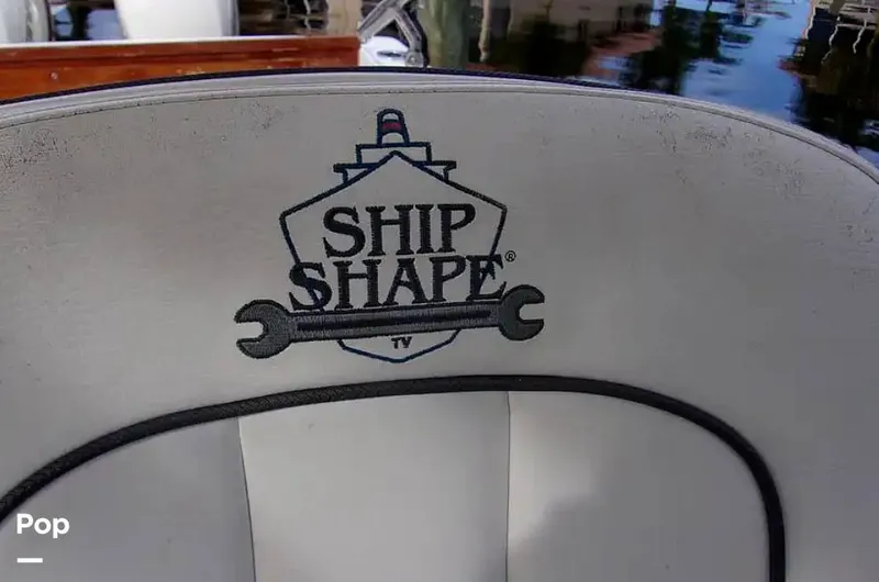 Slide: The Image of Pursuit Tiara 2500 1983 - 14921610