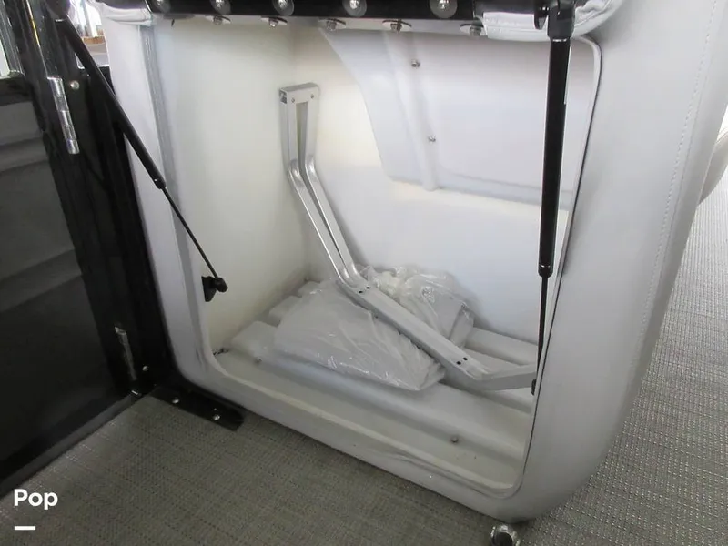 Slide: The Image of Changing Room - Pop Up - 15015807