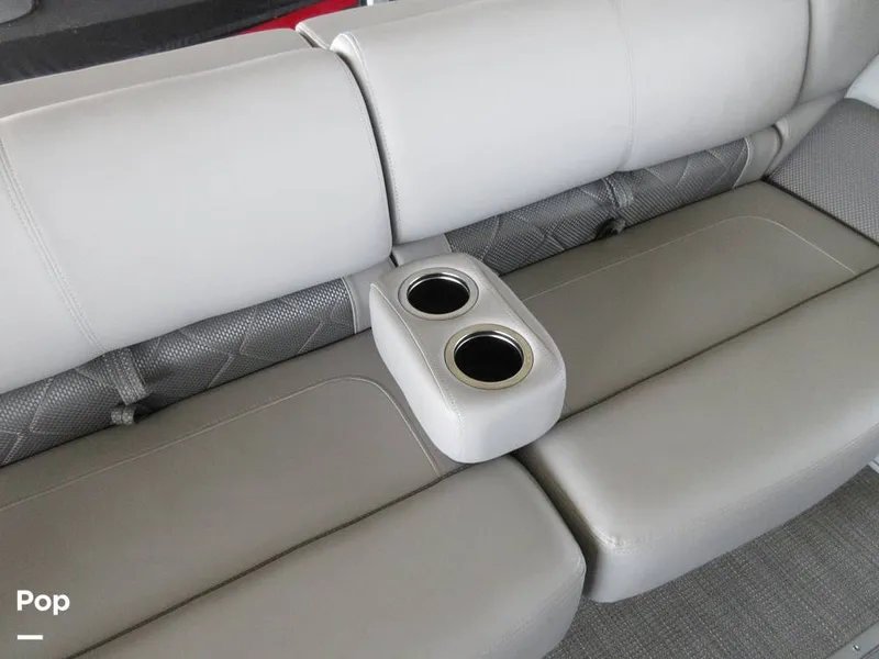 Slide: The Image of Regency 250 LE3 2023 - 15015798