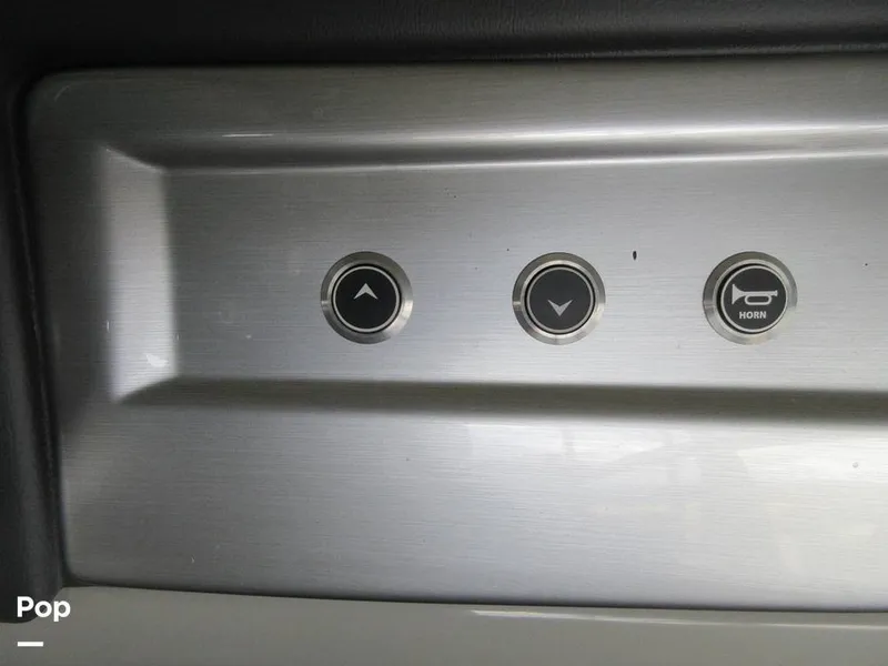 Slide: The Image of Regency 250 LE3 2023 - 15015824