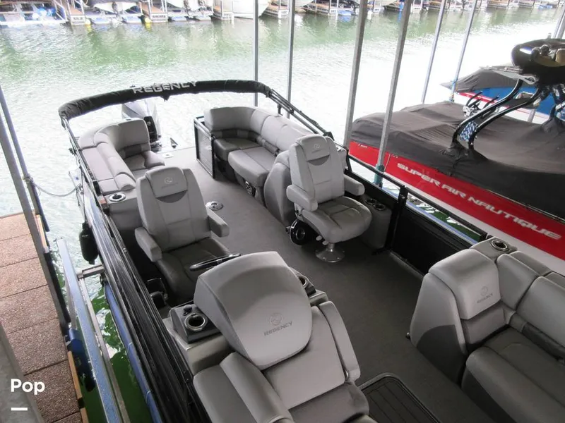 Slide: The Image of Cockpit Seating - 15015697