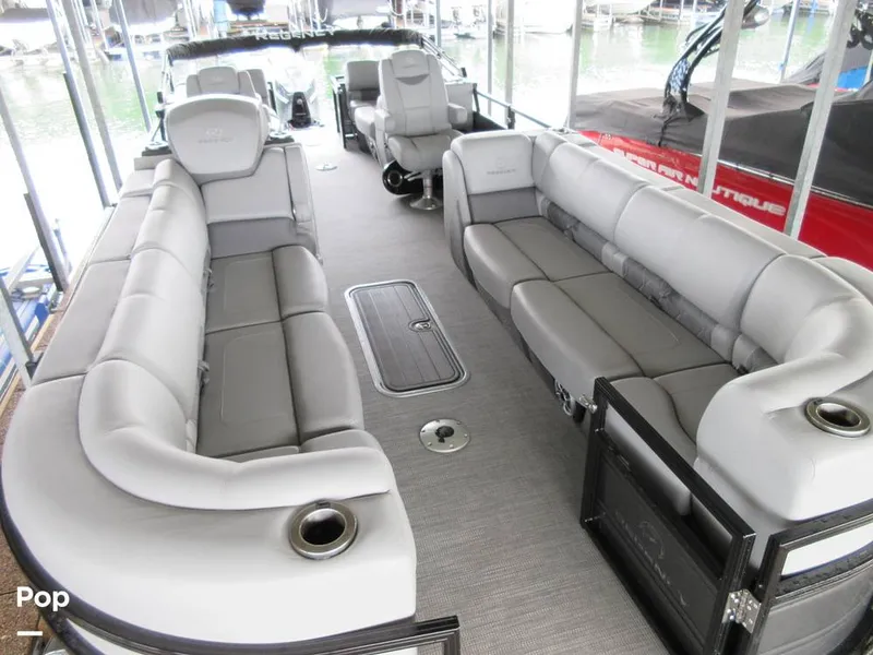 Slide: The Image of Bow Seating - 15015702