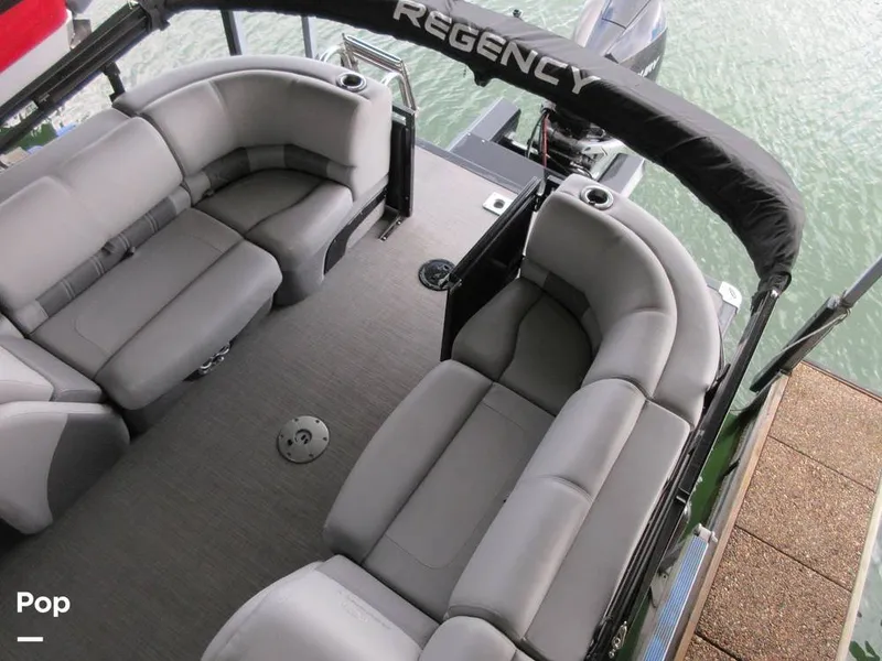 Slide: The Image of Aft Seating - 15015689