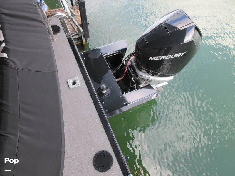 Slide: The Image of Regency 250 LE3 2023 - 15015707