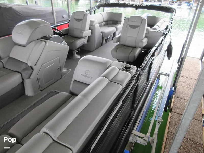 Slide: The Image of Long Shot Cockpit Seating - 15015703