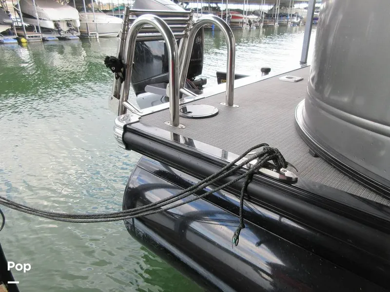 Slide: The Image of Regency 250 LE3 2023 - 15015721