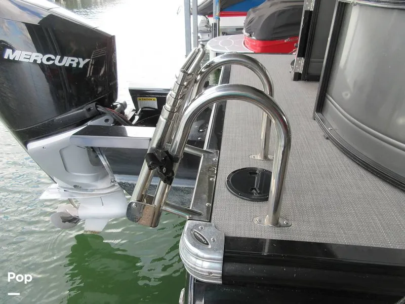 Slide: The Image of Regency 250 LE3 2023 - 15015722