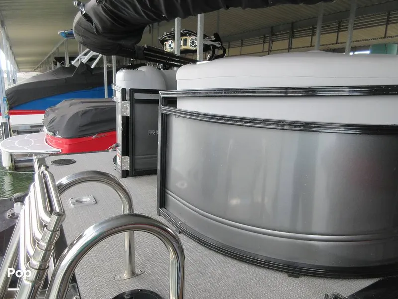 Slide: The Image of Regency 250 LE3 2023 - 15015723