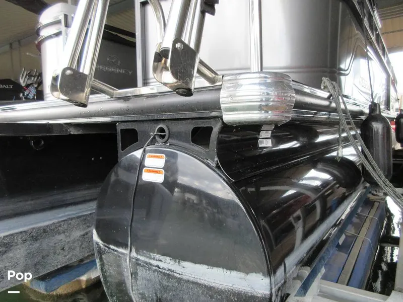 Slide: The Image of Regency 250 LE3 2023 - 15015725