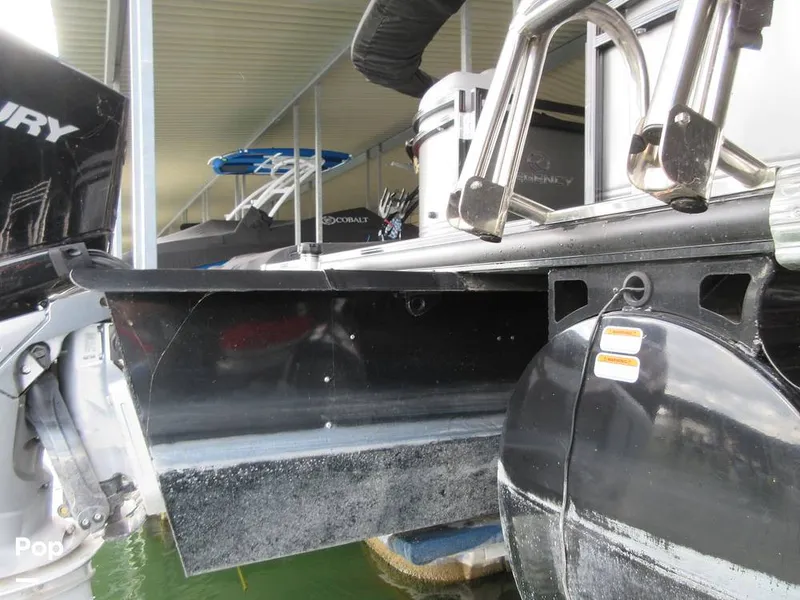 Slide: The Image of Regency 250 LE3 2023 - 15015727