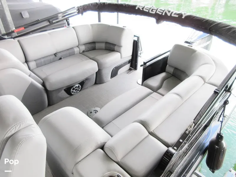 Slide: The Image of Aft Seating - 15015706