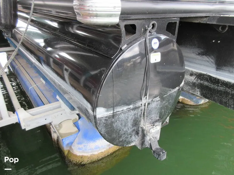 Slide: The Image of Regency 250 LE3 2023 - 15015733