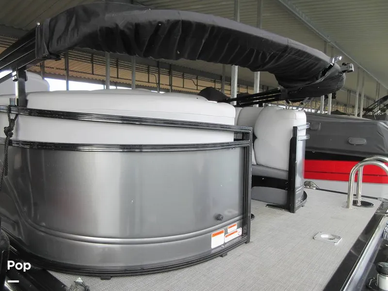 Slide: The Image of Regency 250 LE3 2023 - 15015736