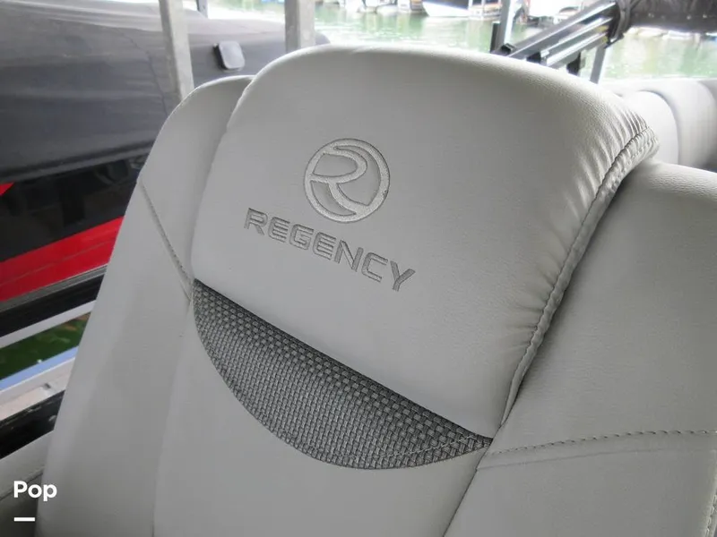 Slide: The Image of Regency 250 LE3 2023 - 15015748