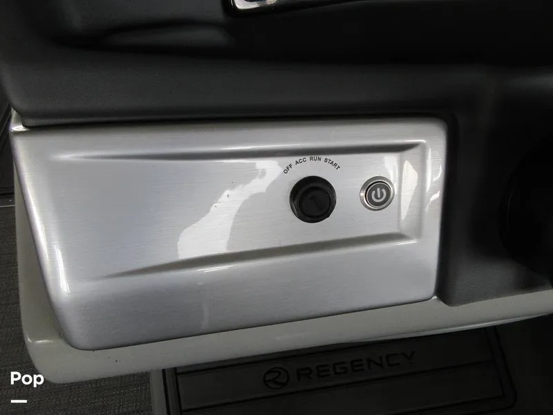 Slide: The Image of Regency 250 LE3 2023 - 15015752