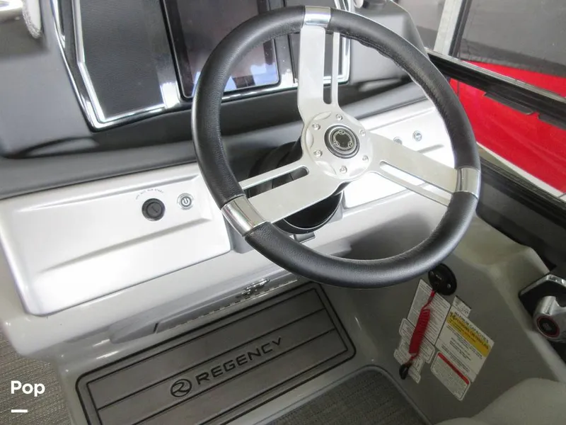 Slide: The Image of Regency 250 LE3 2023 - 15015756