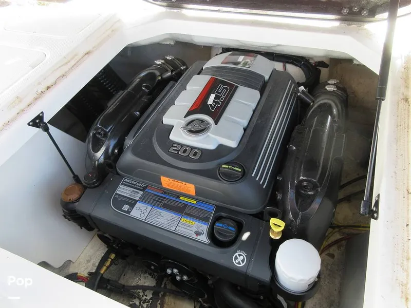 Slide: The Image of Mercruiser 4.5L 200HP - 14860673