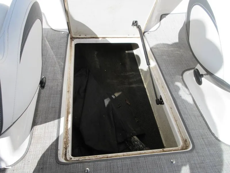 Slide: The Image of Chaparral 21 SSi 2022 - 14860755