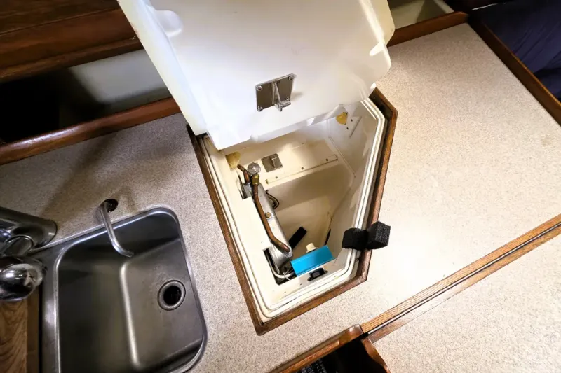 Slide: The Image of Hunter Legend 43 1992 - 12