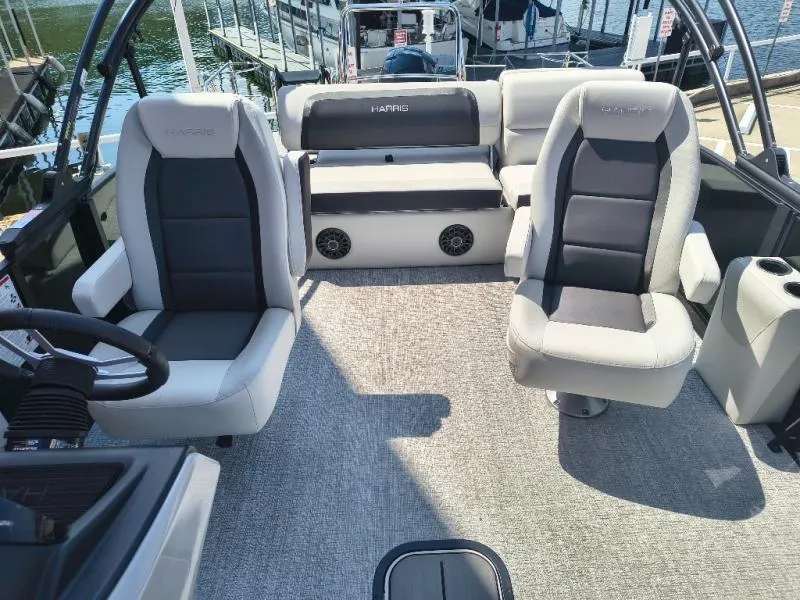 Slide: The Image of Harris CRUISER 230 2026 - 5
