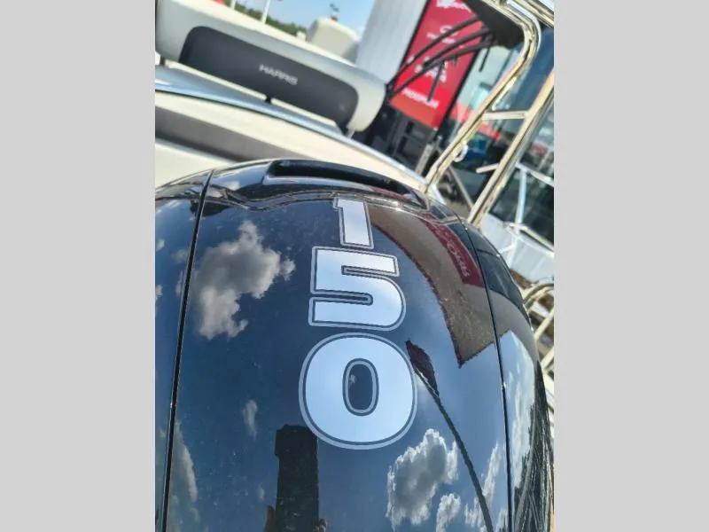 Slide: The Image of Harris CRUISER 230 2026 - 16