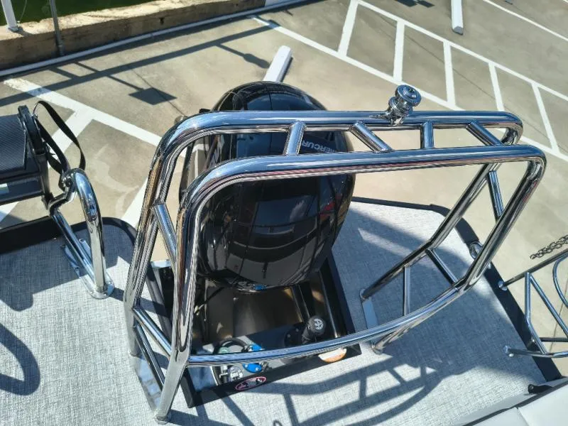 Slide: The Image of Harris CRUISER 230 2026 - 15