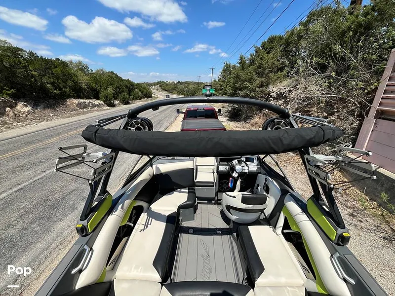 Slide: The Image of Tige R21 2018 - 16307864