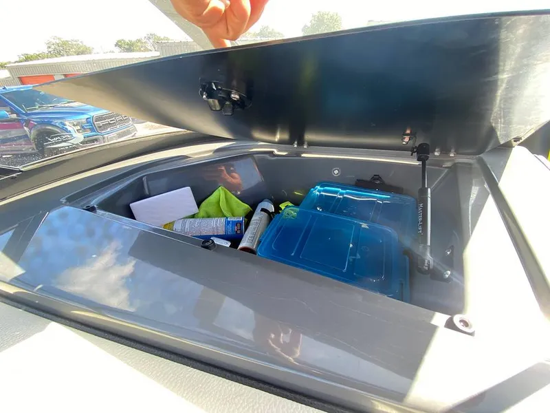 Slide: The Image of Tige R21 2018 - 14891882