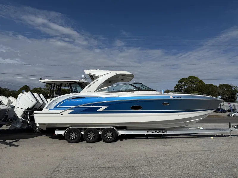 The Image of Formula 350 CROSSOVER BOWRIDER 2024 - 0