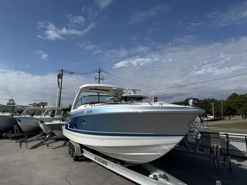 Slide: The Image of Formula 350 CROSSOVER BOWRIDER 2024 - 2