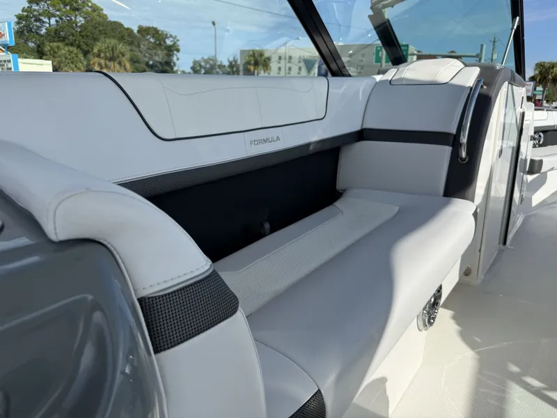 Slide: The Image of Formula 350 CROSSOVER BOWRIDER 2024 - 25