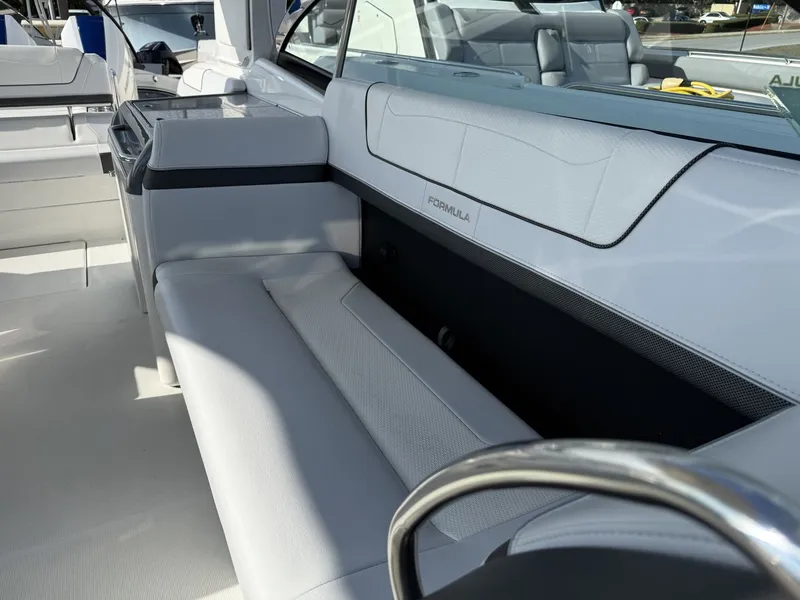 Slide: The Image of Formula 350 CROSSOVER BOWRIDER 2024 - 26