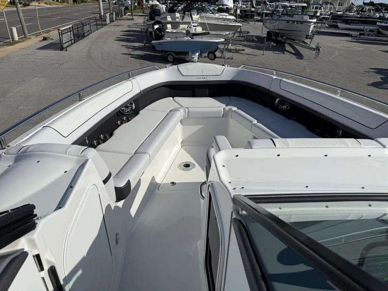 Slide: The Image of Formula 350 CROSSOVER BOWRIDER 2024 - 44