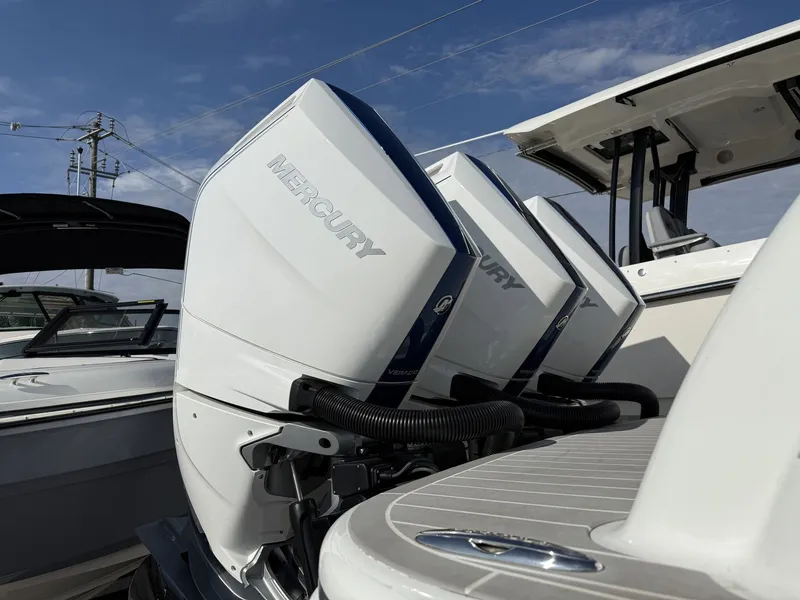 Slide: The Image of Formula 350 CROSSOVER BOWRIDER 2024 - 5