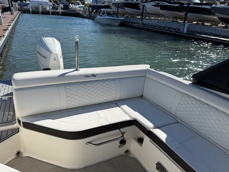 Slide: The Image of Sea Ray 270 SDX OUTBOARD 2021 - 6